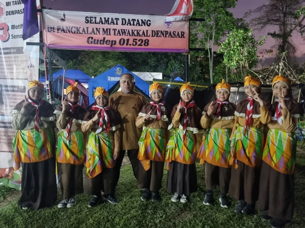 Siswi MI Tawakkal Denpasar Ikuti Jambore Ranting Denpasar Timur 2025