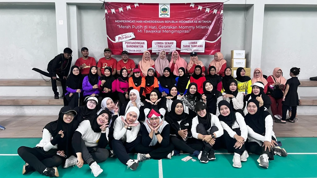 Semarak HUT ke-80 RI: Komite MI Tawakkal Gelar Pertandingan Badminton Antar Peguyuban dan Guru