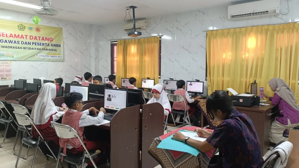 Siswa Kelas 5 MI Tawakkal Denpasar Ikuti Asesmen Nasional Berbasis Komputer (ANBK) Tahun 2025