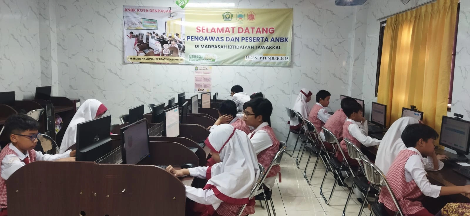 Laboratorium Komputer MI Tawakkal